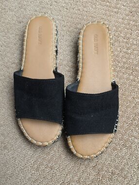 Old Navy Black Slide Sandals with Tan Footbed Sz 7